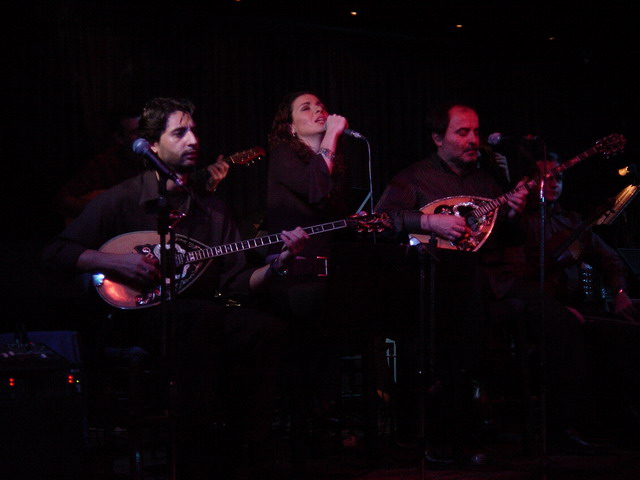 Babis Tsertos, Nadia Karagianni and Basilis Grigoris performing at Misikleous in the Plaka