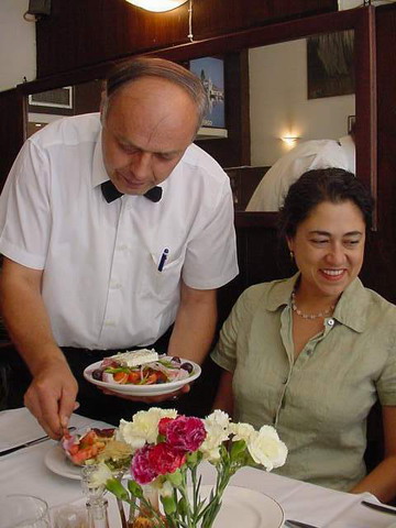 restaurant-service.JPG